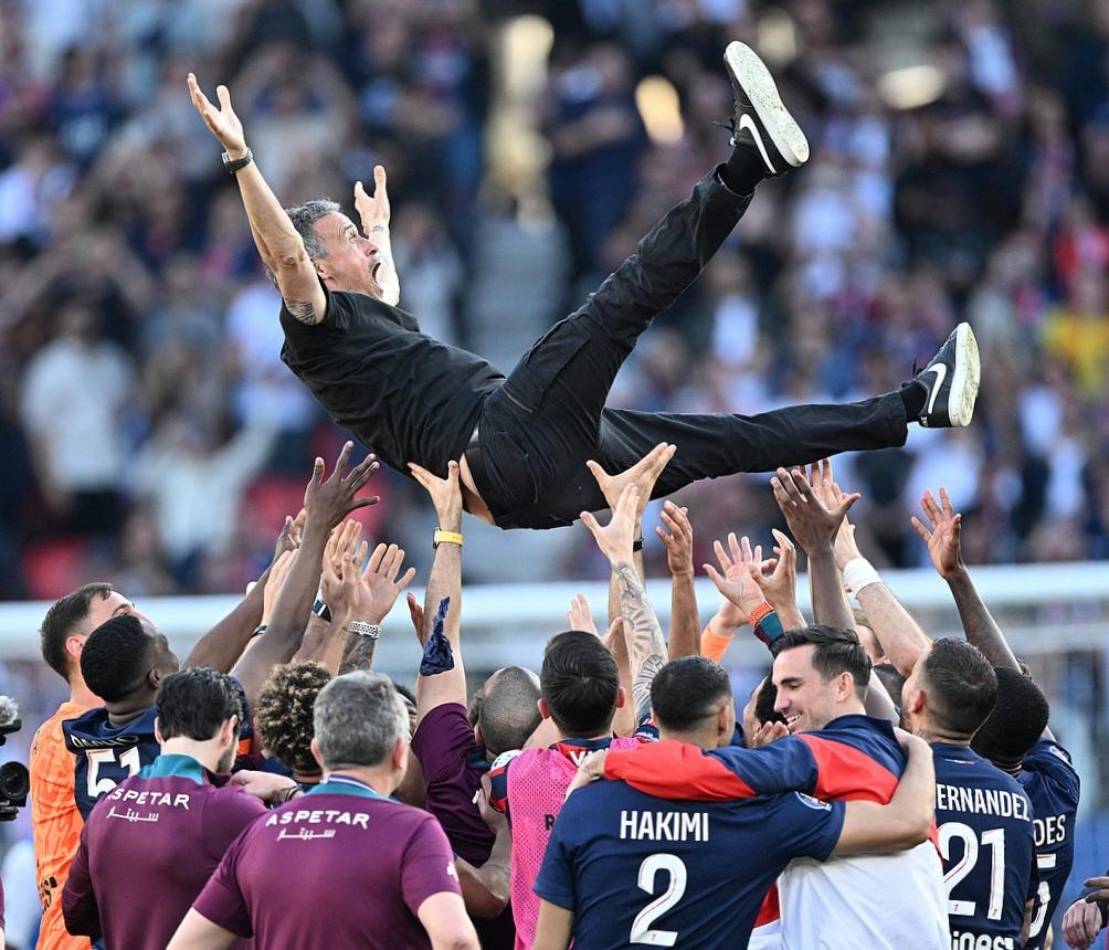 赛地聚焦——法国杯转会期热度飙升；比利亚雷亚尔复出首秀；媒体盛赞；身体对抗强度拉满的简单介绍