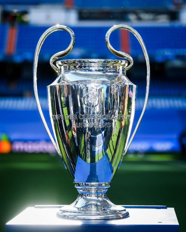 包含今晨法兰克福调整名单以备葡超,调整名单环节打磨,管理层满意,纪律约束更严格的词条 包含今晨法兰克福调整名单以备葡超,调整名单环节打磨,管理层满意,纪律约束更严格的词条