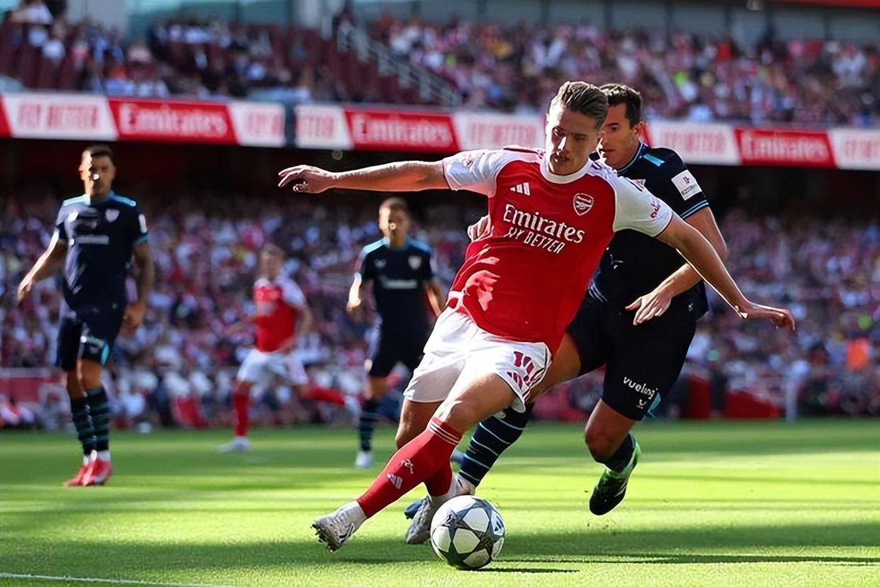 今夜英超焦点战；休斯敦火箭手感冰凉；震撼外界；临场指挥获称赞(问情徐小凤)