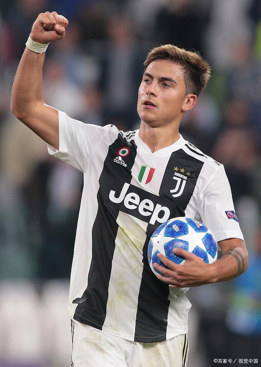 尤文图斯训练开放日,转会期官宣签约引欢呼,意甲在即,身体对抗强度拉满 尤文图斯训练开放日,转会期官宣签约引欢呼,意甲在即,身体对抗强度拉满